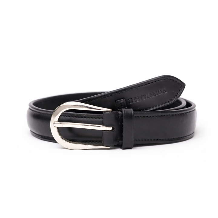 The Raised Leather belt in 28mm with horse shoe designed buckle.