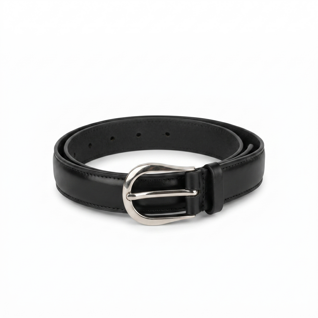 The Raised Leather belt in 28mm with horse shoe designed buckle.