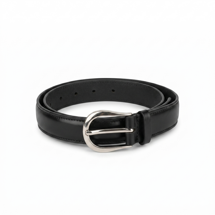 The Raised Leather belt in 28mm with horse shoe designed buckle.
